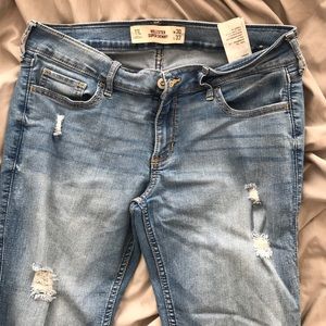 LIGHTLY DESTROYED SKINNY JEANS
